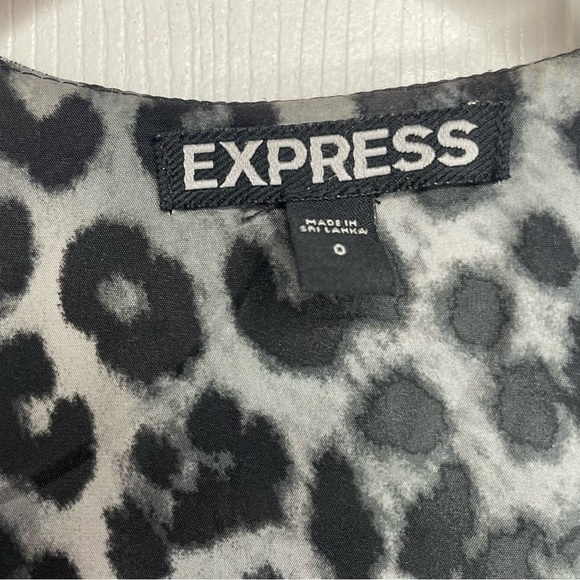 ⭐️(0)|Express Grey Tweed Sleeveless Vest | Cheetah Lined | Workwear or Night Out - Picture 4 of 4